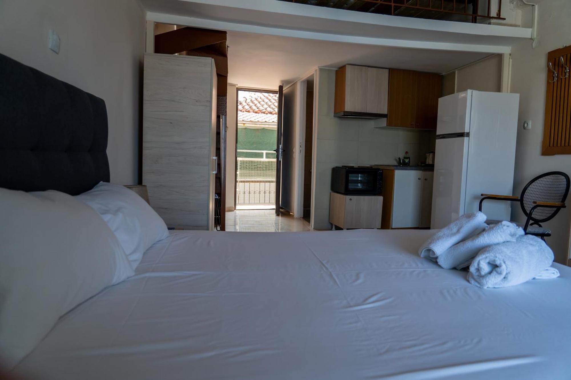 Prego Living Apartments Vathi  Extérieur photo