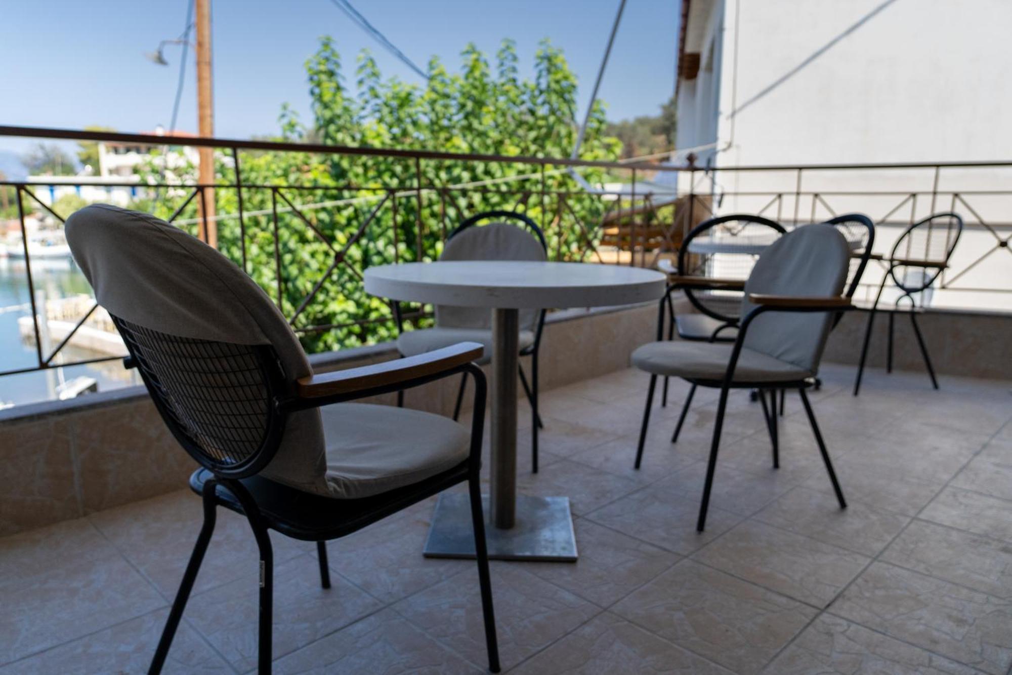 Prego Living Apartments Vathi  Extérieur photo